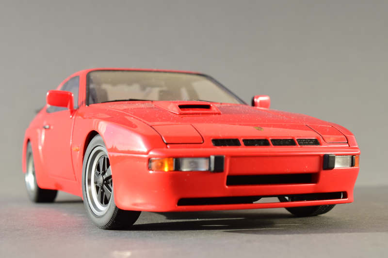 Illustration for article titled Teutonic Tuesday: AUTOart Porsche 924 Carrera GT